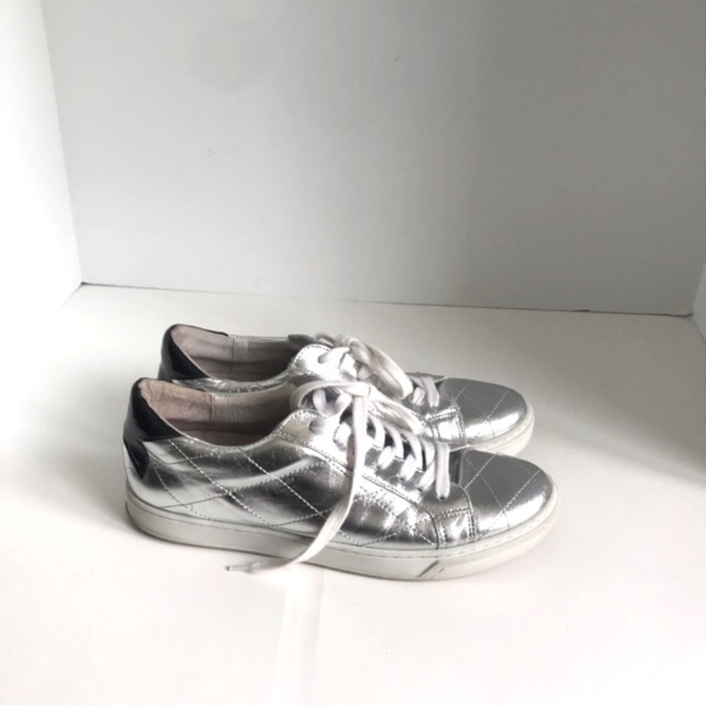 Steve Madden Quilted Metallic Sneakers Shoes. Size 9 - Picture 10 of 14